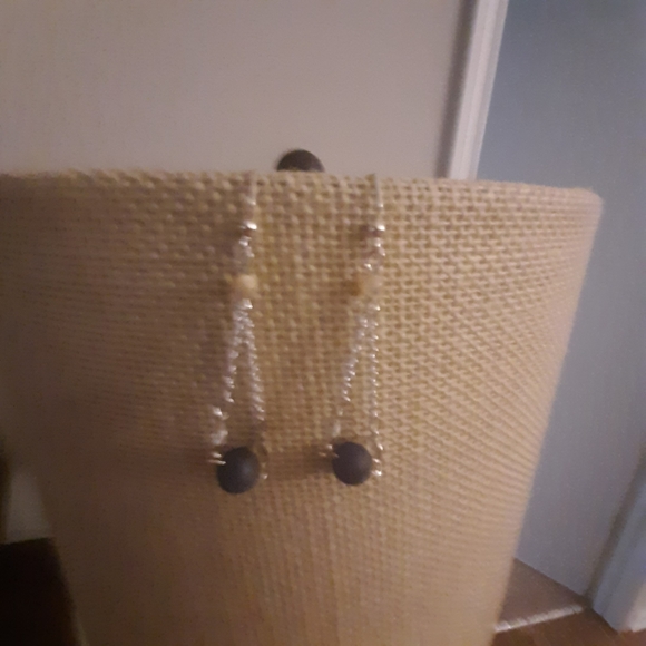 Earrings - Picture 4 of 4